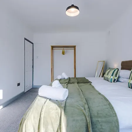 Villa Premium 3-Bed Detached By Papermill, Deeside - Wirral à Bromborough Extérieur photo